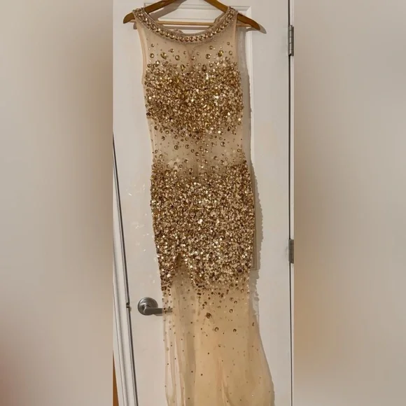 green emerald velvet dress Cache Beaded Old Hollywood Glam White Beaded BodyCon Mini Dress with H –  The Thrifty Hippy main image 1